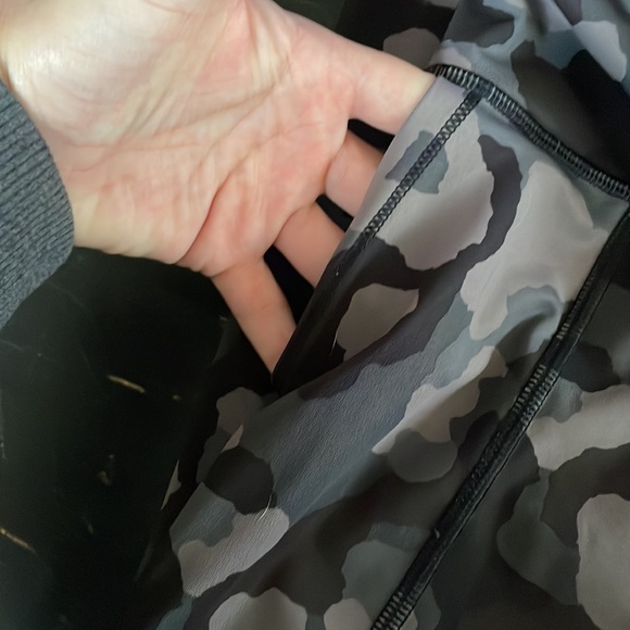 Athleta Lightning 7/8 tight - Picture 4 of 4